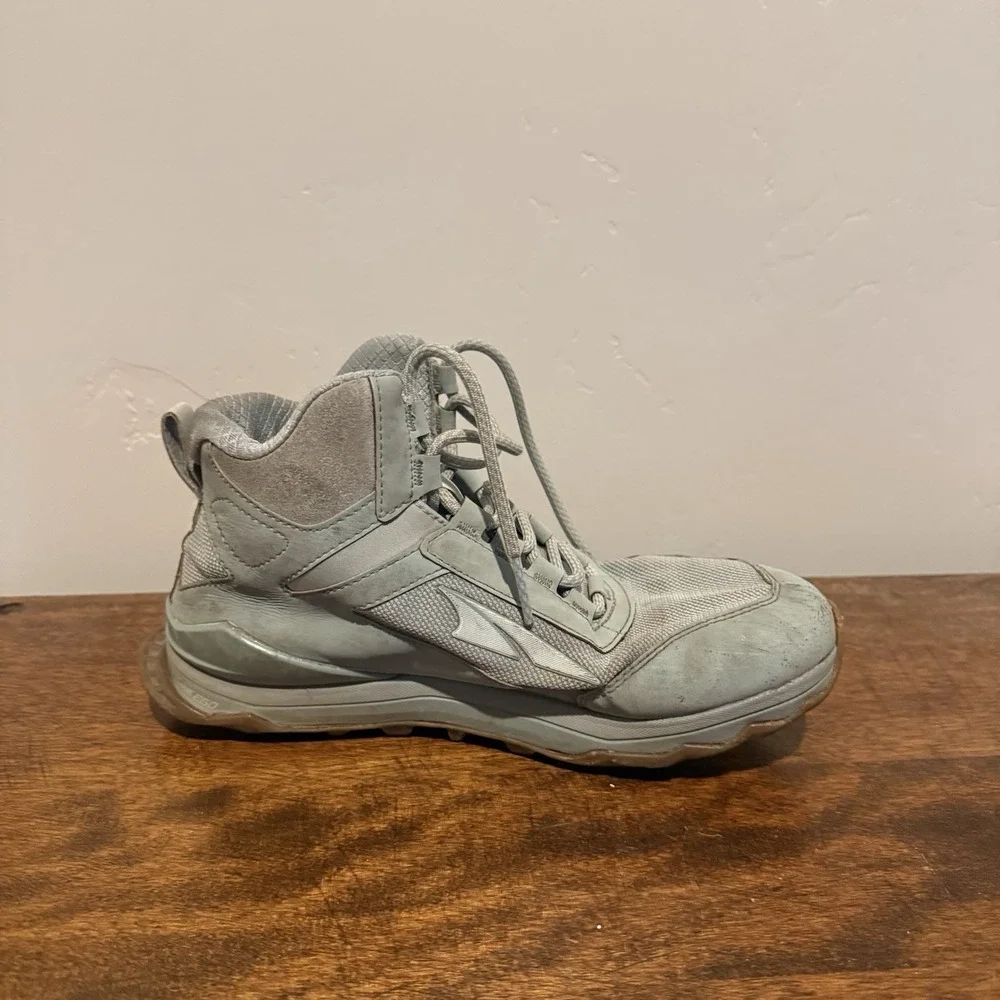 Altra Lone Peak Hiker Shoes Womens 8.5 Gray Mid Top Trail Sneaker AL0A4VR8017
